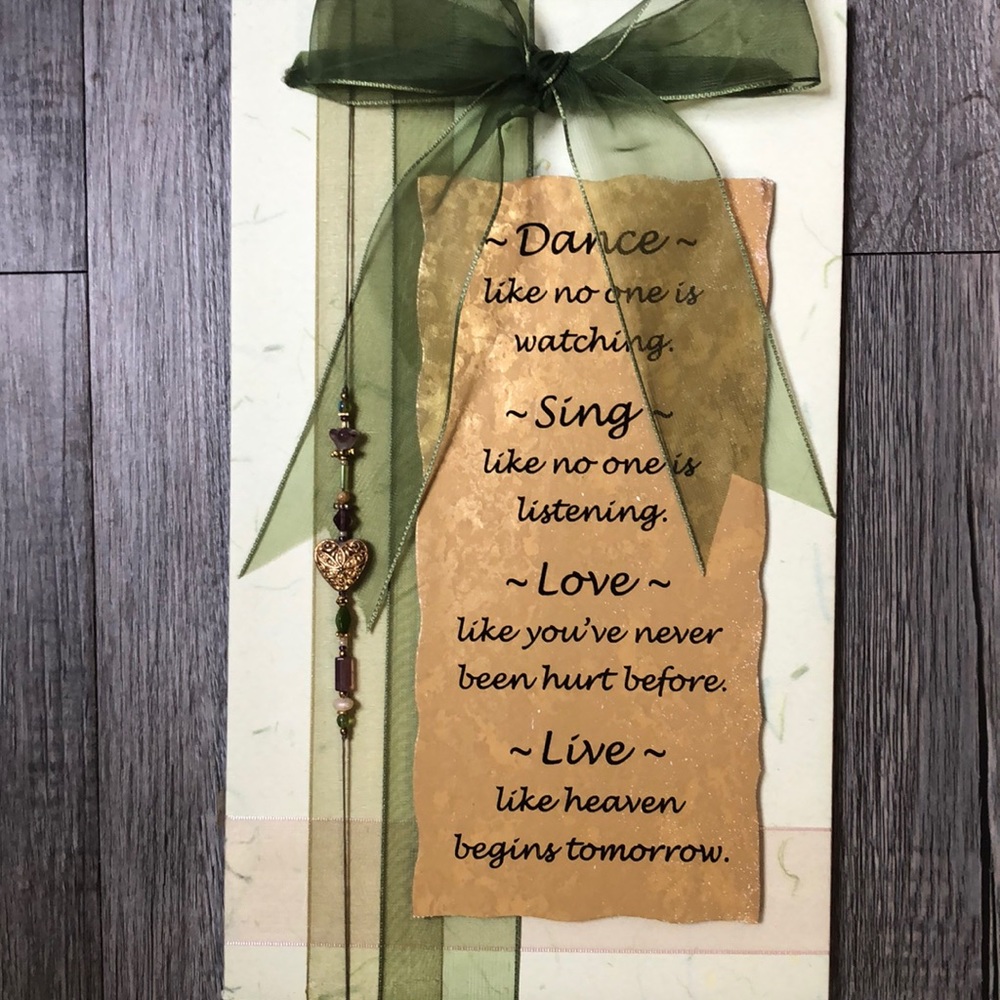 Wall frame 🖼 green and gold. / I’m free in a bundle of 2 items. 🎁